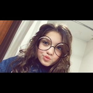 Meet your Posher, Jazmin